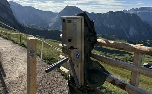 Annoyed Italian Farmers Are Now Charging Tourists To Access Instagram Hotspots