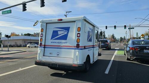 USPS Reports 5.7% Decline In Parcel Volumes, $9BN Loss