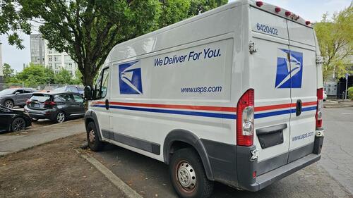 US Postal Service Plans 8% Fuel Surcharge As Iran War Raises Transport Costs