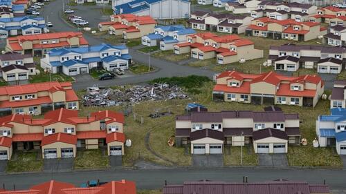 Abandoned Navy Base Costs Taxpayers $340,000 A Year For Internet Nobody Uses