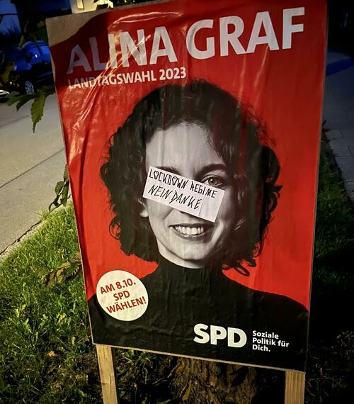 Retour de l'autoritarisme covide : une affiche du SPD en Bavière marquée par un autocollant "Lockdown Regime : 
No Thank You" - (Tyler Durden/ZeroHedge)