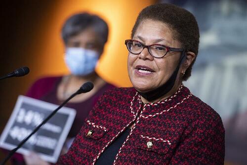 L.A. Mayor Karen Bass Promises Illegal Aliens Cash Amid ICE Raids thumbnail