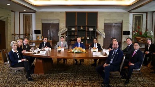 Biden au sommet du G20 à Bali, en Indonésie, le 16 novembre 2022. 
AFP/Getty Images

De s'amuser à jouer avec le feu... ils feront du 21ème siècle : un siècle de fer, de feu et de sang.