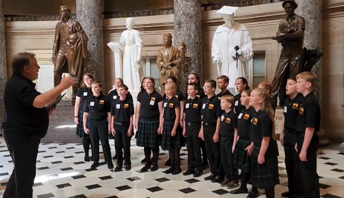<div>Capitol Police Halt Christian Children's Choir Performance, Apologize</div>