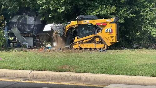 Watch: Trump's D.C. Cleanup In Action thumbnail