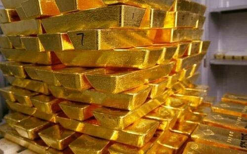 So viele Russen kaufen jetzt Gold, dass die Zentralbank die Bankkäufe stoppt