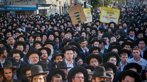Massive Ultra-Orthodox Rally In Israel Protests Arrest Of Draft Dodgers thumbnail