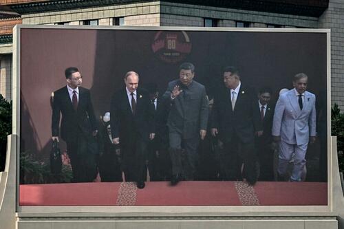 Putin, Xi Hot Mic Moment On Organ Transplants Underscores Concerns Over Organ Harvesting In China thumbnail