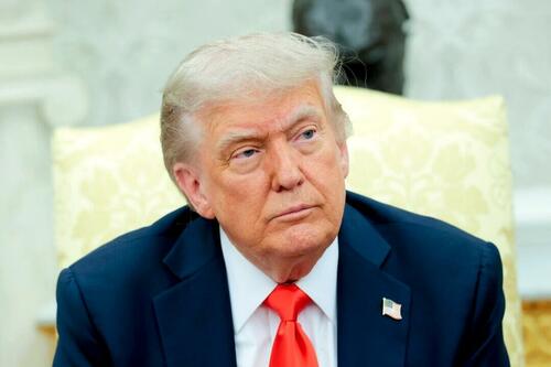 Trump Extends Federal Hiring Freeze Until October thumbnail