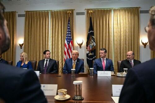 Trump Says BRICS Members Will Get Additional 10% Tariffs Over De-Dollarization Attempt thumbnail