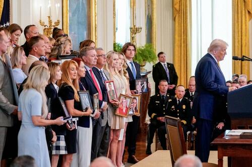 China Will Sentence Fentanyl Traffickers To Death, Trump Says thumbnail