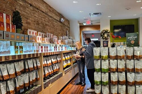 Small Retailers Enter Holiday Season Optimistic