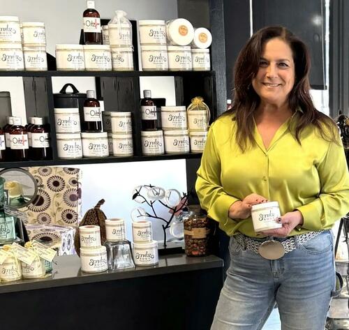 Small Retailers Enter Holiday Season Optimistic thumbnail