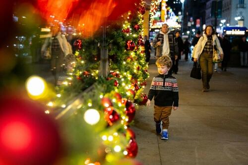 Nearly 200 Million Shoppers Expected To Hit Stores Thanksgiving Weekend