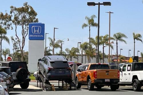 Negative Equity Leaves 30% Of Car-Buyers Underwater On Trade‑Ins