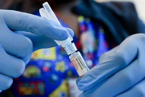 Less Than Half Of Health Care Workers Received An Updated COVID-19 Vaccine: CDC