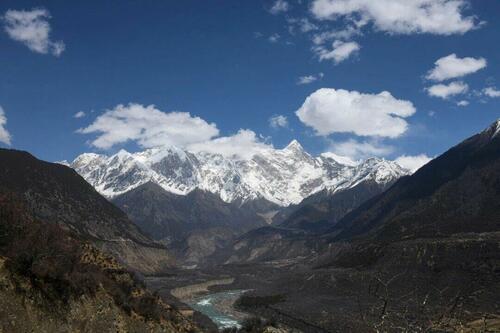 China's $167 Billion Tibetan Dam Alarms Scientists, Neighbors thumbnail