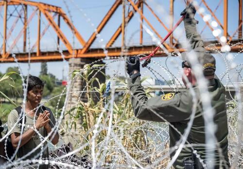 Judge Blocks Biden Administration From Damaging Razor Wire Along US–Mexico Border
