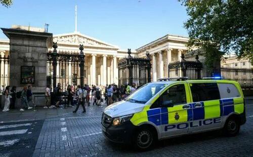 Rich Londoners Hire Security, Leave Rolexes At Home Over Knife Crime, Robberies