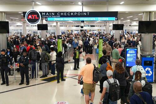 Trump To Sign Order To Pay TSA Agents