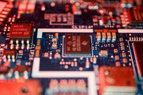 Chinese Nationals Charged For Allegedly Exporting Microchips To China Without License image 80%2837%29