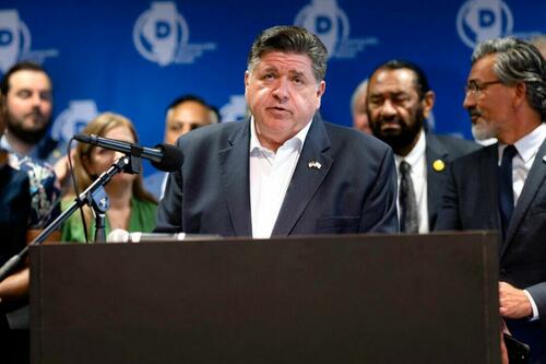 Pritzker Signs Law Limiting Federal Immigration Enforcement In Illinois
