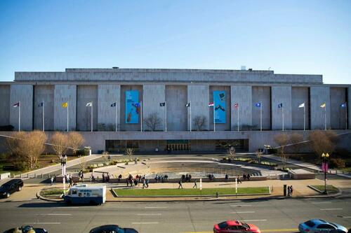 White House Orders DEI Review Of Smithsonian Exhibits Ahead Of Nation’s 250th Birthday