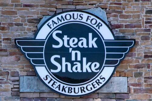 Major American Fast Food Chain Moo-ving To Popular 'New' Milk