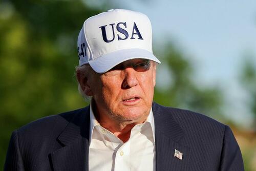 Trump Indicates He'll Sign Bill Making Daylight Saving Time Permanent