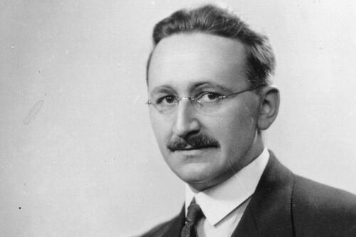 Who Controls the Public Mind?