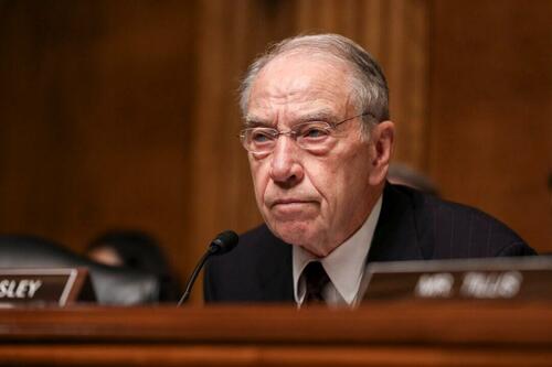 Grassley Probing Withheld FBI Records On Alleged Chinese Election Interference thumbnail