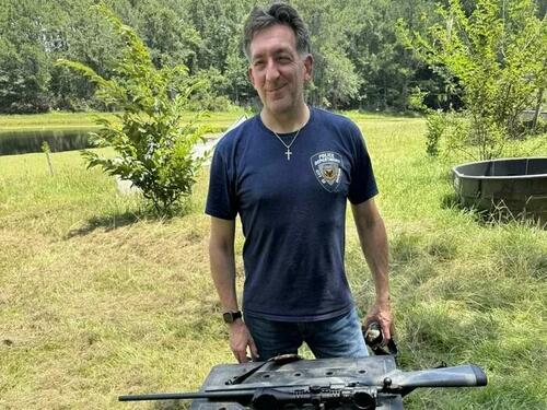 UK Man Arrested For Posing With Gun In Photo Taken While In The US