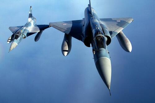 NATO Country’s Defense Chief Urges Shooting Down Russian Warplanes