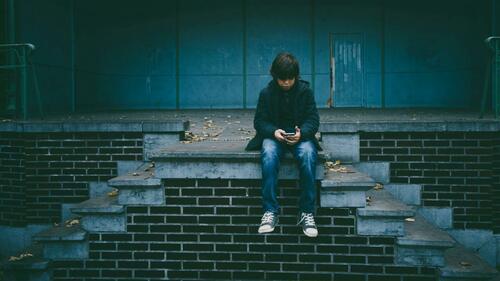 Dystopian Horror: 1 In 4 British Teens Turn To AI 'Therapy'-Bots For Mental Health thumbnail