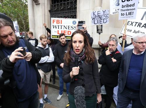 Stella Moris, the partner of Julian Assange, speaks to the media in front of the High Court, via The Independent.