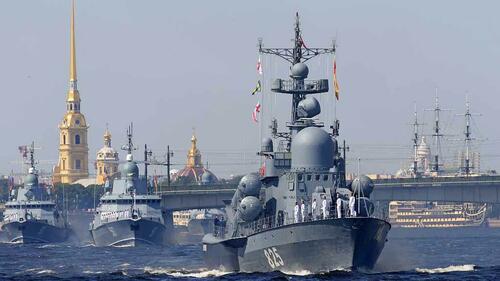 Russia Calls Off Annual Navy Day Celebrations Amid Ukrainian Drone Attacks thumbnail