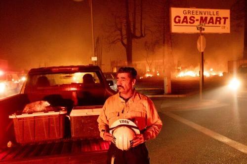 Wildfire Tears Through Northern California Town, Destroying
Homes & Businesses 3