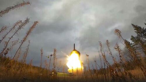 Putin Oversees Major Russian Nuclear Drill, Launches ICBMs thumbnail