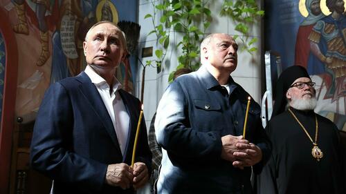 Lukashenko Offers To Meet With Zelensky 'Anywhere' After Russia Sent Belarus More Tactical Nukes