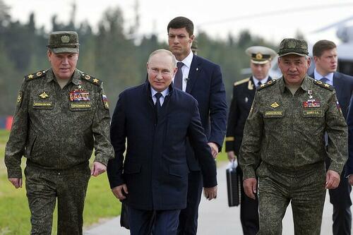 US und russische Generäle sprechen zum 1. Mal seit Beginn des Krieges, während die Ukraine schwört: „Wir werden kein Territorium abtreten“.