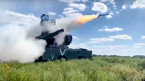 War Intensifies: October Marked High Point For Russian Missiles Fired On Ukraine thumbnail