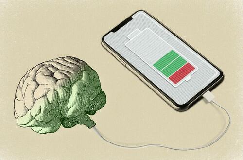 When Smartphones Get Smarter, Do We Get Dumber?