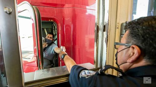 USA schließen die Grenzen für ungeimpfte kanadische und mexikanische Trucker