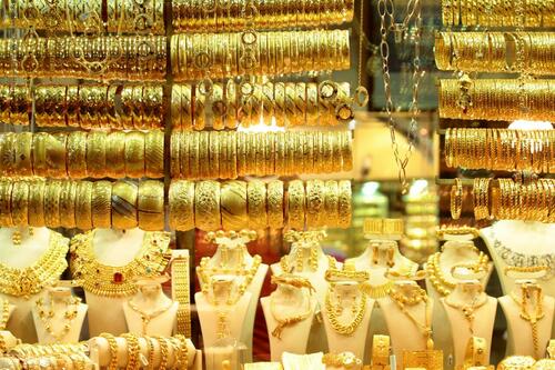 Bazar de l'or en Turquie. Le pouvoir de fixation des prix sur le marché de l'or s'est récemment déplacé vers l'Est.