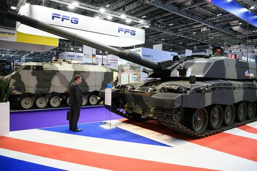 UK Talks Tough On War With Russia, While Admitting It’s Dangerously Low On Tanks