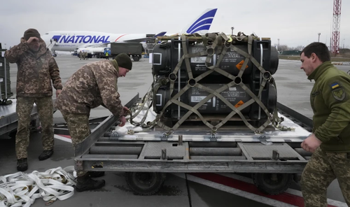 Russland warnt erneut, dass jedes NATO-Fahrzeug, das mit Waffen in die Ukraine einfährt, zerstört wird