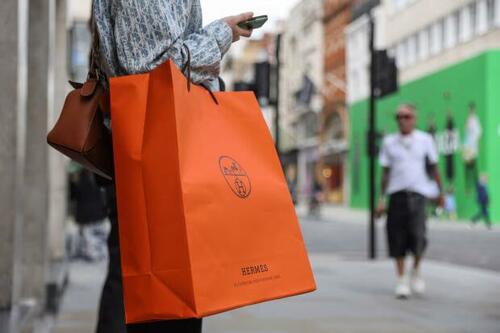 Ultra-Wealthy Make It Rain On Luxury Brands As Main Street Tightens Belt thumbnail